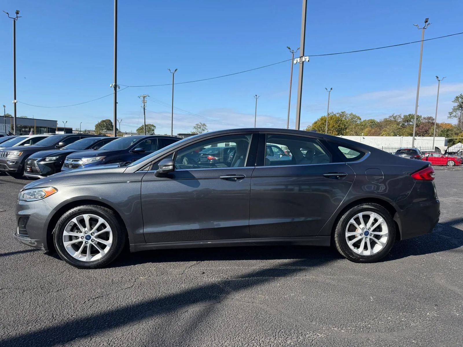 Used 2020 Ford Fusion SEL FWD image 5