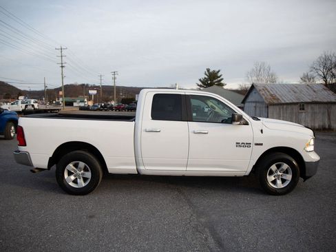 Used 2016 RAM 1500 Classic SLT image 4