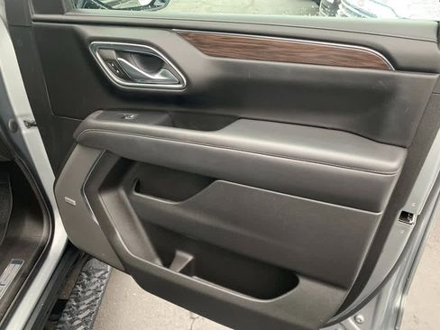 Used 2023 Chevrolet Suburban Z71 w/ Luxury Package AWD/4WD image 27