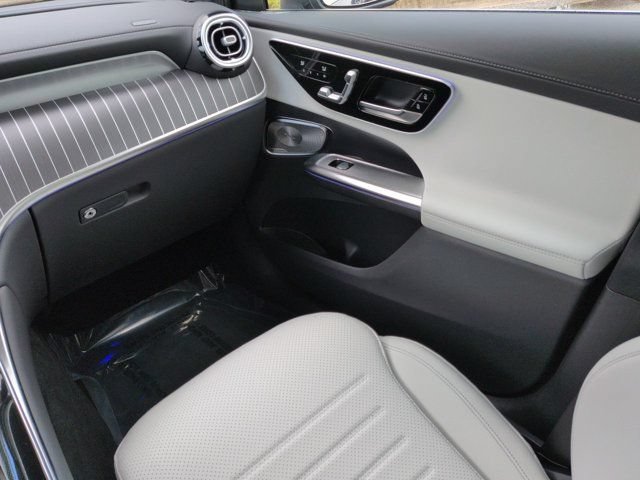 Used 2026 Mercedes-Benz GLC 300 image 17