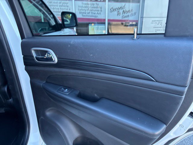 Used 2020 Jeep Grand Cherokee Altitude AWD/4WD image 26