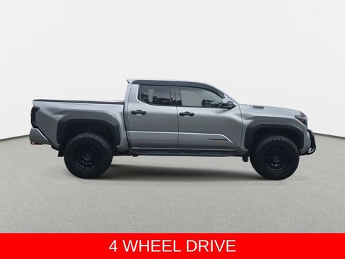 Used 2025 Toyota Tacoma TRD Off-Road w/ TRD Off Road Upgrade Package AWD/4WD image 4