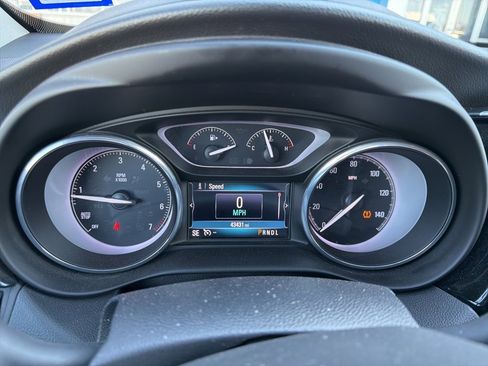 Used 2019 Buick Envision Essence image 8