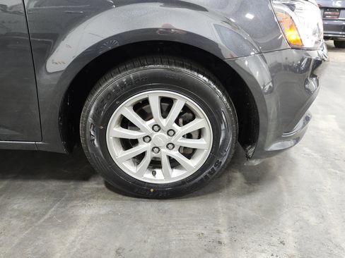 Used 2020 Chevrolet Sonic LT image 9