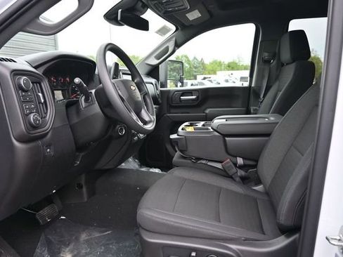 New 2026 Chevrolet Silverado 2500 Custom w/ Custom Value Package AWD/4WD image 15