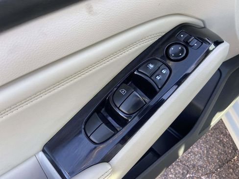 Used 2022 Nissan Altima 2.5 SV w/ SV Premium Package image 8