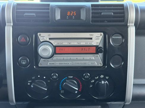 Used 2008 Toyota FJ Cruiser 4WD image 25