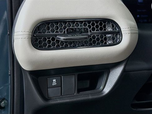 Certified 2025 Honda HR-V LX image 11