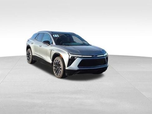 Certified 2025 Chevrolet Blazer EV RS AWD/4WD image 4