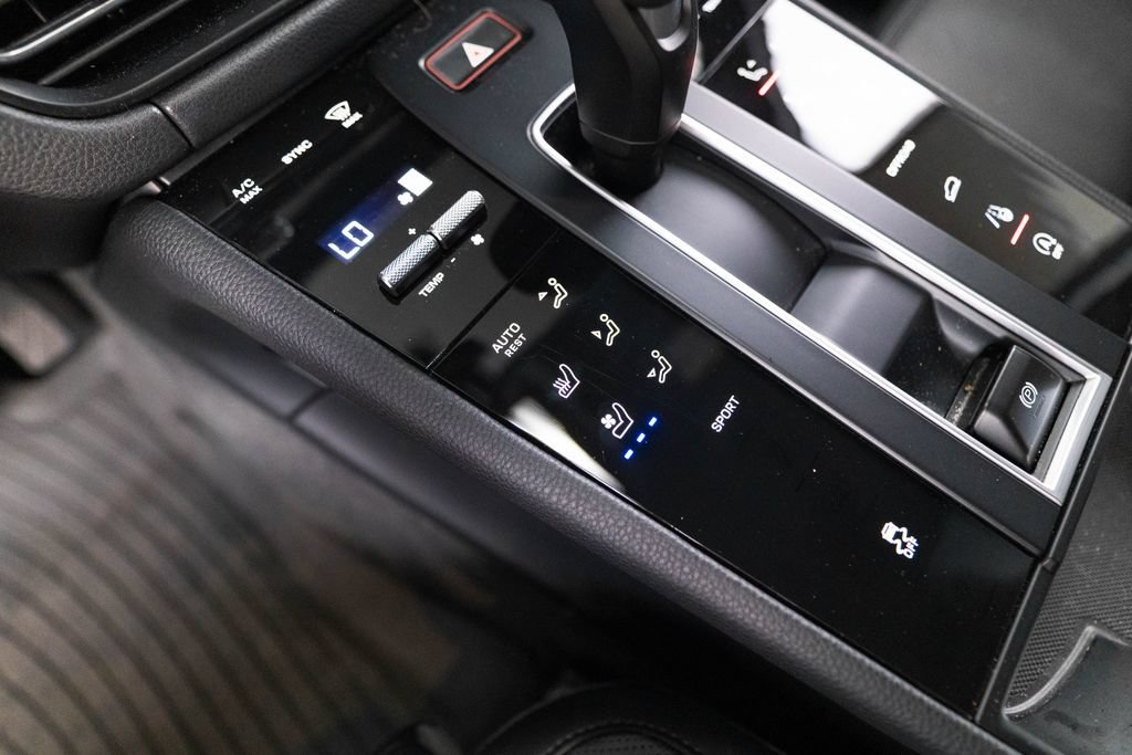 Certified 2026 Porsche Macan AWD/4WD image 25