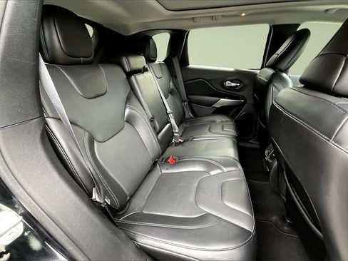 Used 2021 Jeep Cherokee Limited image 24