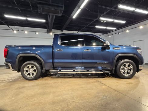 Used 2022 GMC Sierra 1500 SLT w/ SLT Convenience Package AWD/4WD image 8