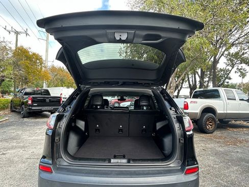 Certified 2019 Jeep Cherokee Limited FWD image 42