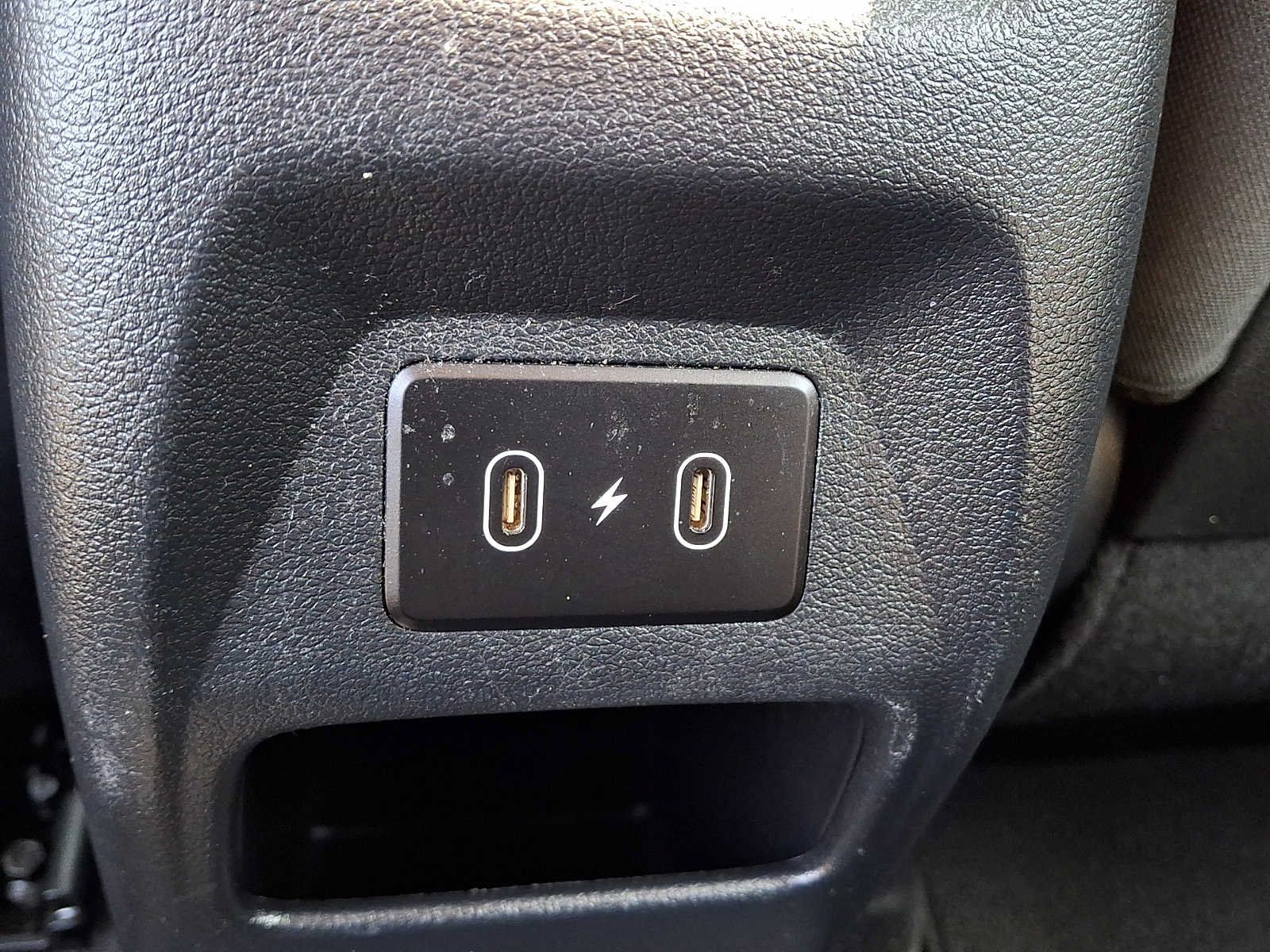Used 2024 Hyundai Venue SEL FWD image 11