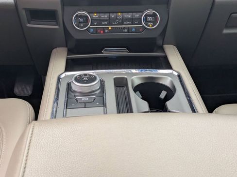 Used 2021 Ford Expedition XLT image 19