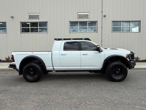 Used 2023 RAM 2500 Limited AWD/4WD image 2