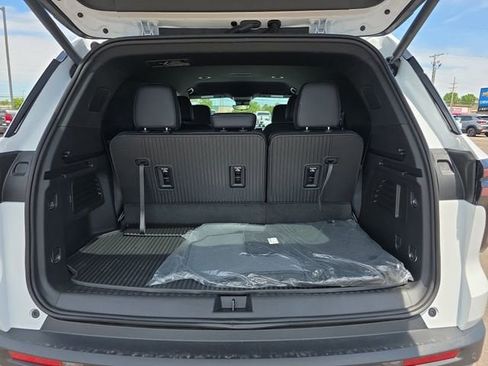 Used 2026 Chevrolet Traverse LT w/ Driver Confidence Package FWD image 14