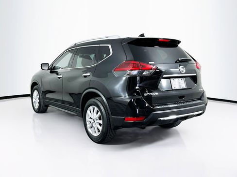 Used 2018 Nissan Rogue SV image 5