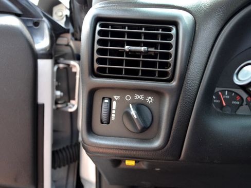 Used 2002 Chevrolet Camaro Z28 w/ SS Performance/Appearance Pkg image 11