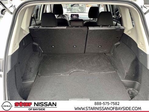 Used 2023 Nissan Rogue SV image 11