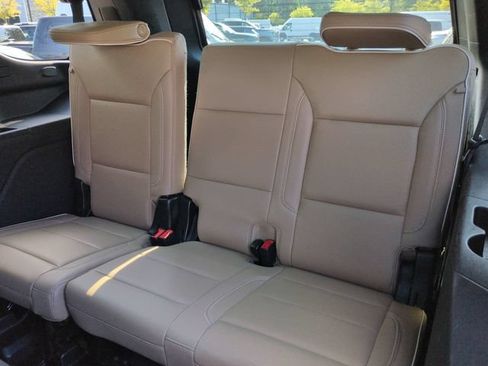 Used 2022 Chevrolet Tahoe Premier AWD/4WD image 13