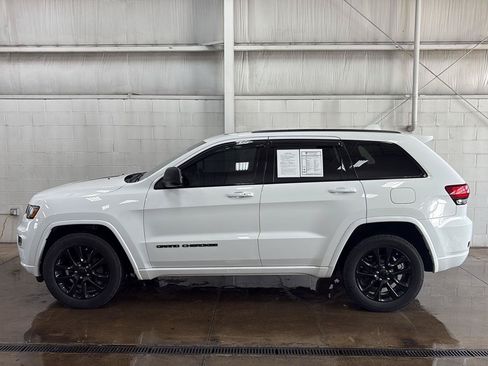 Used 2020 Jeep Grand Cherokee Altitude AWD/4WD image 38
