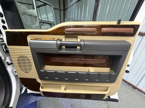 Used 2011 Ford F250 Lariat w/ Lariat Ultimate Pkg image 12