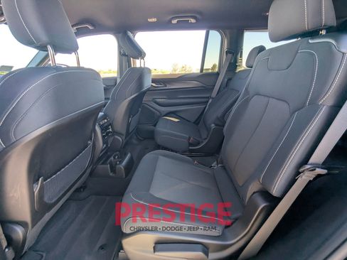 Used 2025 Jeep Grand Cherokee L Laredo RWD image 28