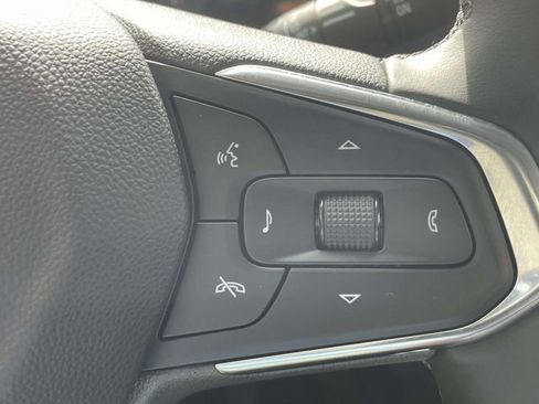 Used 2025 Chevrolet Trax ACTIV w/ Driver Confidence Package FWD image 21
