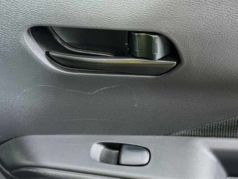 Used 2021 Nissan Kicks S FWD image 29