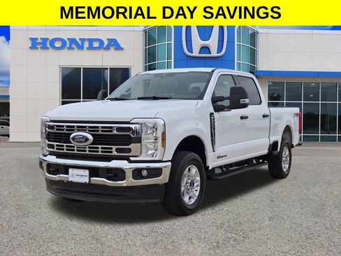 Used 2025 Ford F250 XLT w/ FX4 Off-Road Package AWD/4WD image 7