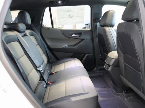 New 2026 Chevrolet Equinox LT w/ Convenience Package II image 32