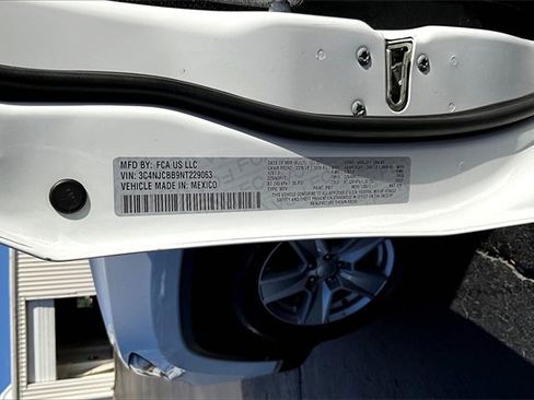 Used 2022 Jeep Compass Latitude image 28