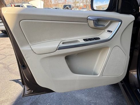 Used 2015 Volvo XC60 T5 image 11