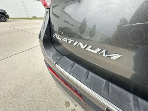 Used 2020 Ford Explorer Platinum w/ Premium Technology Package AWD/4WD image 33
