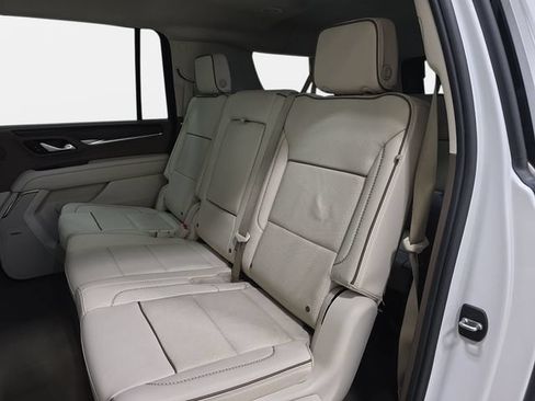 Used 2023 GMC Yukon XL Denali AWD/4WD image 11