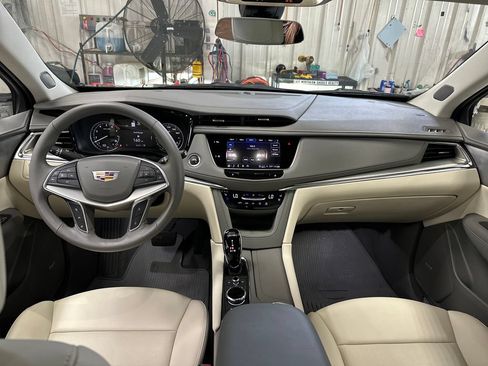 Used 2023 Cadillac XT5 Premium Luxury AWD/4WD image 18