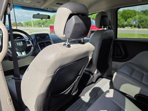 Used 2012 Dodge Grand Caravan Crew FWD image 20