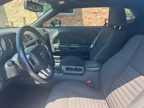 Used 2011 Dodge Challenger R/T RWD image 17