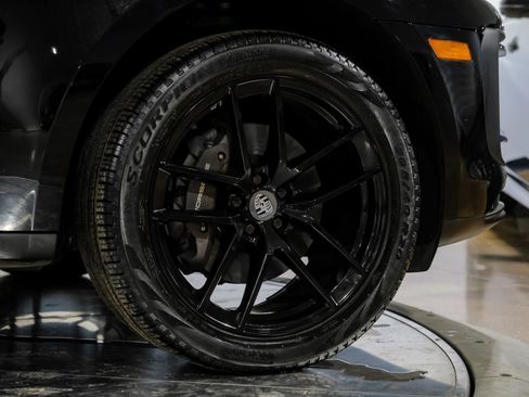 Used 2023 Porsche Macan Turbo AWD/4WD image 58