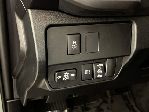 Used 2022 Toyota Tacoma TRD Sport w/ Technology Package AWD/4WD image 31