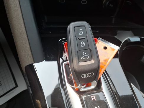 Used 2025 Audi Q5 Premium Plus w/ Premium Plus AWD/4WD image 31