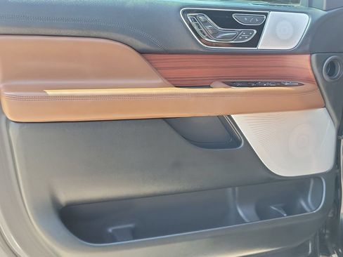 Certified 2024 Lincoln Navigator Reserve AWD/4WD image 16
