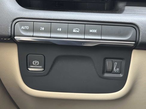 Used 2023 Cadillac Escalade ESV Premium Luxury AWD/4WD image 16