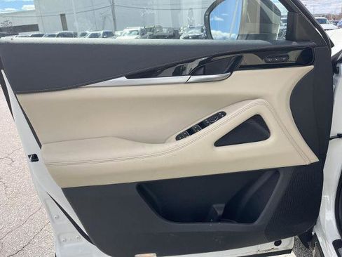 Certified 2025 INFINITI QX60 Pure image 10