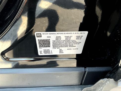 Used 2024 Chevrolet Equinox LS w/ Midnight Edition FWD image 19