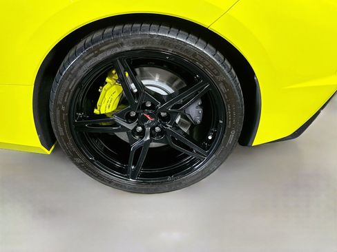 Used 2020 Chevrolet Corvette Stingray Preferred Cpe w/ 2LT Preferred Equipment Group RWD image 33