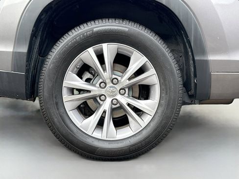 Used 2014 Toyota Highlander XLE image 33