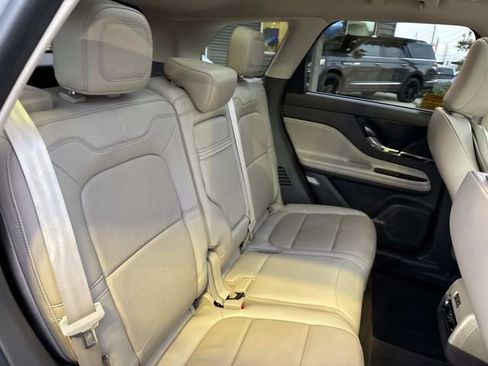 Certified 2021 Lincoln Corsair FWD w/ Premium Package image 11