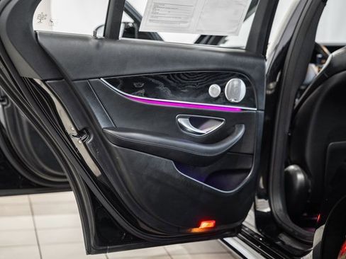 Used 2018 Mercedes-Benz E 300 4MATIC image 32